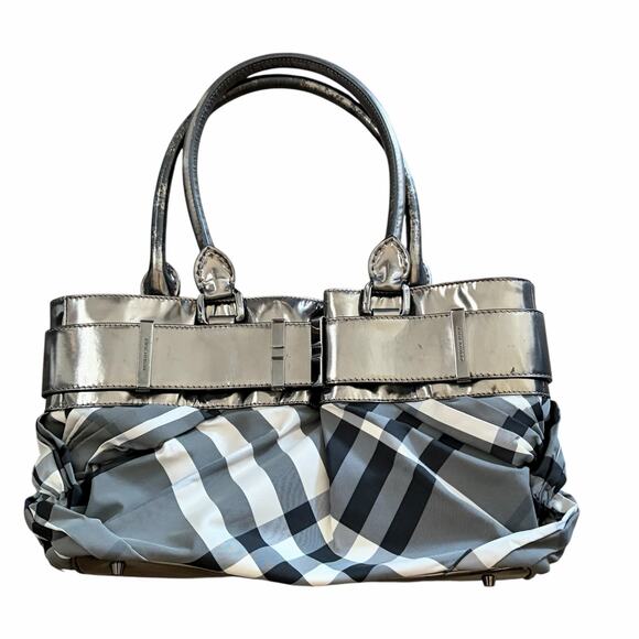 Burberry Gray/Metallic Nova Check Nylon & Patent Leather Easton Landscape Tote - Picture 13 of 14